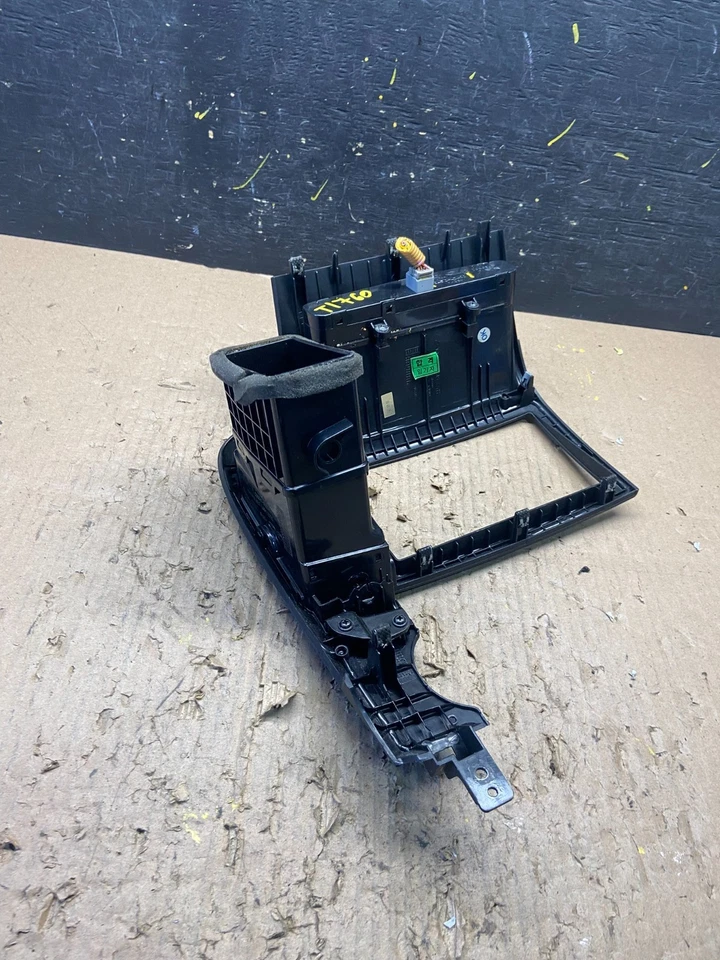 Hyundai Entourage Sedona 2006-2012 radio central reloj bisel ventilación aire T1760 DG Foto 4 de 4