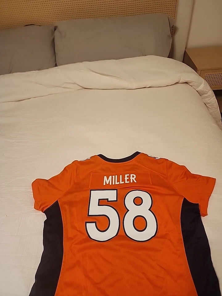 Camiseta deportiva para mujer Von Miller Denver Broncos #58 Superbowl 50 XL Nike Foto 4 de 4