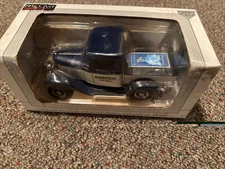 SpecCast: 1932 Ford Pickup Truck  New Holland Feed Mills New In Box 1/25