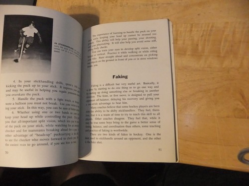 VTG 1962 HOCKEY FOR BOYS BOBBY HULL BLACK HAWKS PB BOOK GD COND ALL-STAR SPORTS - Foto 6 di 9
