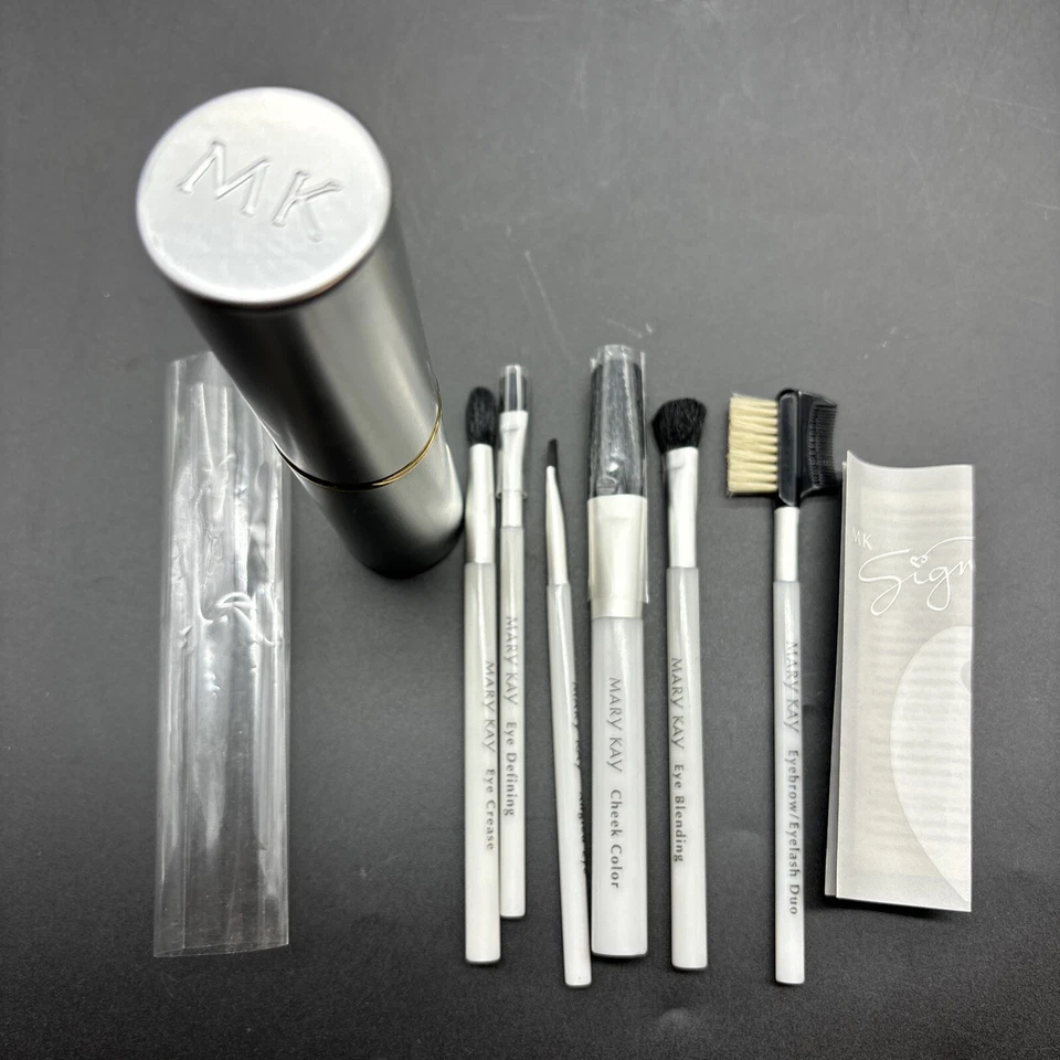 Juego de pinceles vintage Mary Kay Signature (6) - tubo plateado NUEVO. Foto 2 de 4