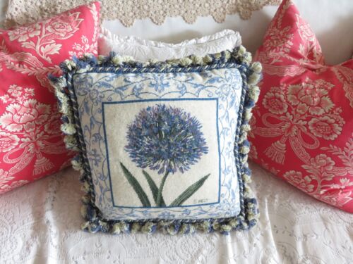Vintage Aubusson style FRENCH COUNTRY Needlepoint Pillow French Blue Hydrangea - Foto 4 di 10