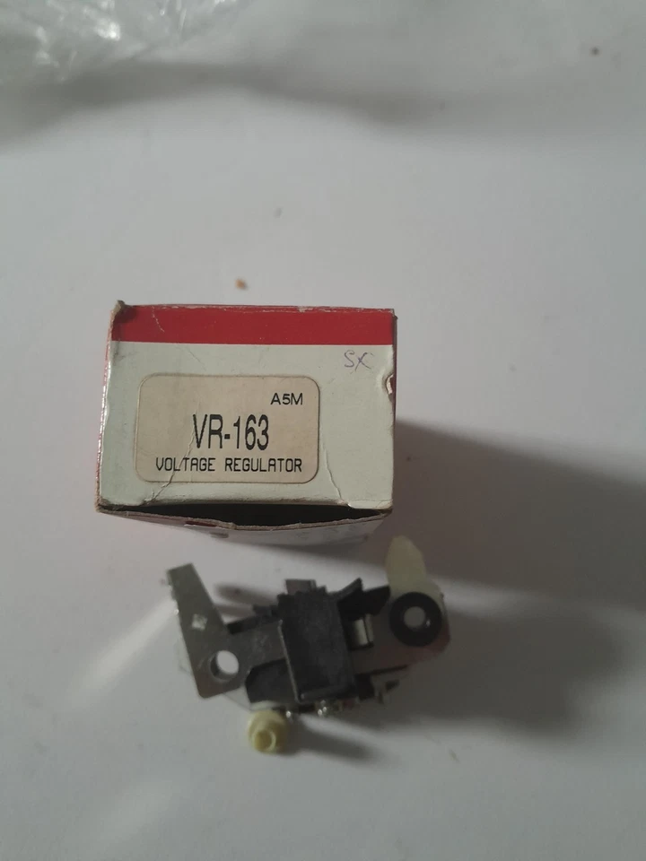 VOLTAGE REGULATOR - Image 2 of 4