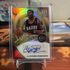 2019-20 Spectra Radiant Signatures Gold Prizm 4/10 Clifford Robinson Auto