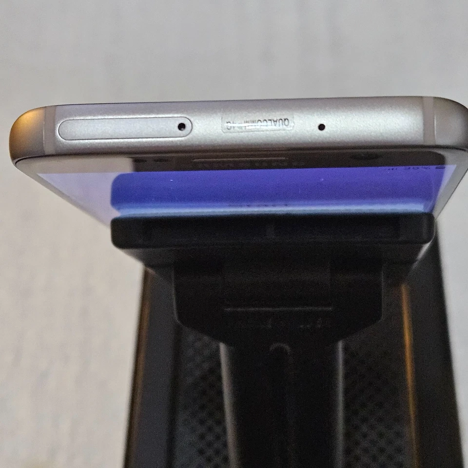 Samsung SM-G930V Galaxy S7 Network locked/Verizon Smartphone 32gb gold - Image 3 of 4