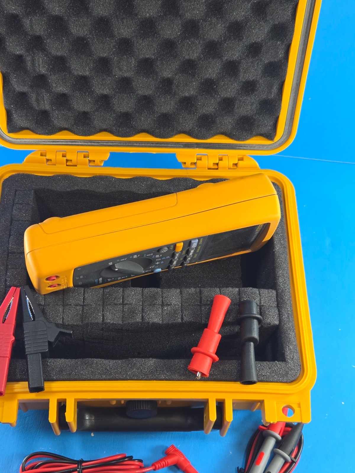 Fluke 189 TRMS Digital Multimeter !