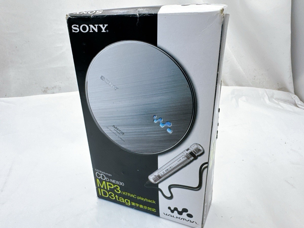 SONY MP3 ATRAC D-NE830 ポータブルCDプレーヤー Sony D-NE830 Walkman Silver Portable CD Player MP3 ATRAC