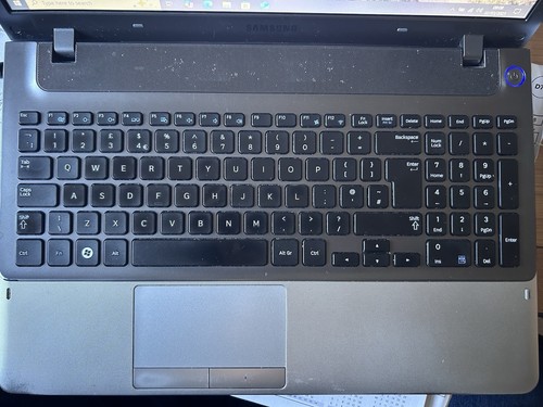 Samsung NP355V5C -S01UK Laptop With AMD A10 4600M Radeon HD GPU, 8G Ram 120G SSD - Picture 4 of 20