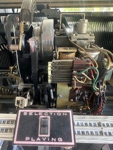 Seeburg 222 jukebox mechanism