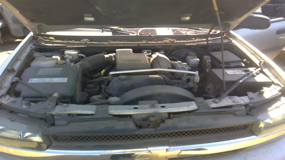 Conjunto de filtro de aire usado se adapta a: Chevrolet Trailblazer ext 2005 4,2 grado A Foto 4 de 4