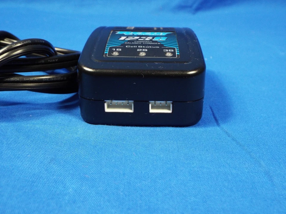 Reedy 123-S Compact LiPo Balance Charger 2S-3S #27202 - Image 2 of 4