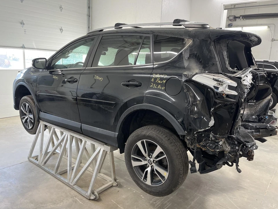 Used Wheel fits: 2016 Toyota Rav4 17x7 alloy 10 spoke 5 split spoke Grade B - Image 4 of 4