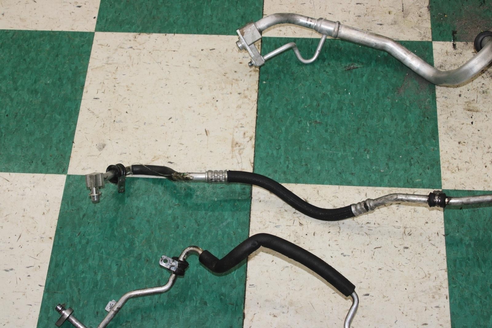 Maserati Ghibli 2014-2021 Air hoses Set