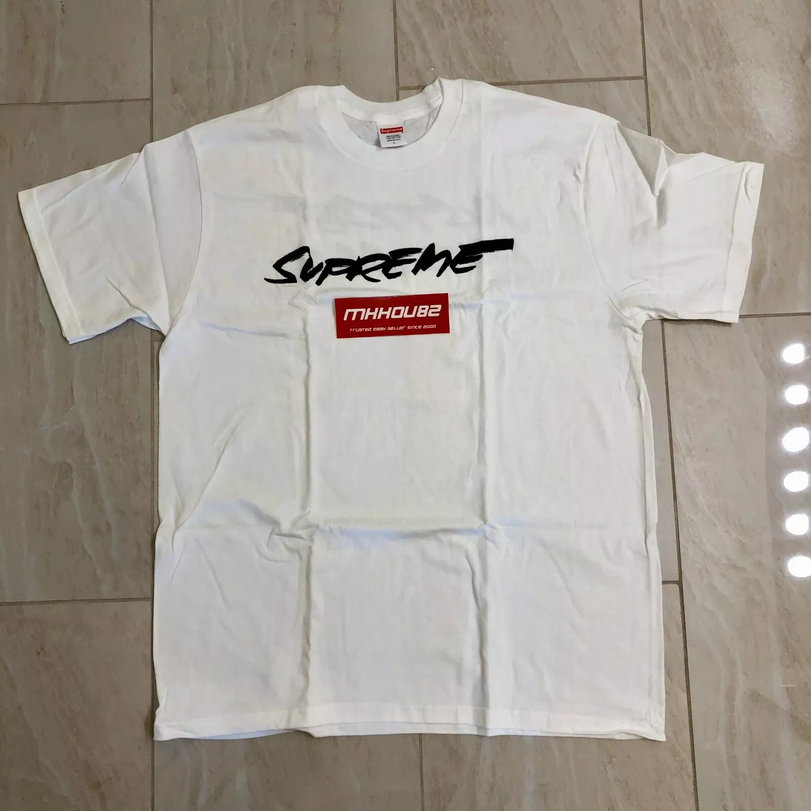 T shirt blanc automne hiver 2020 FW20 taille L Large avec logo Supreme Futura neuf