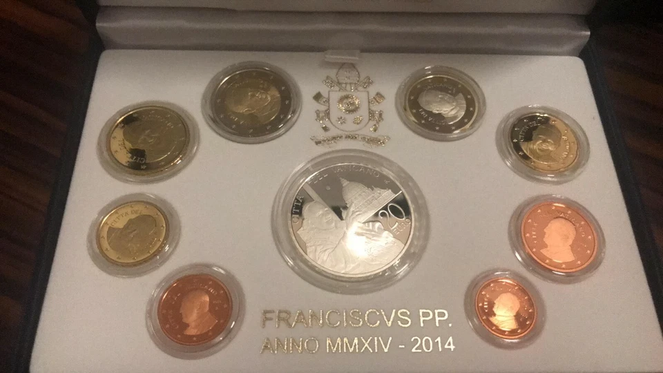 VATICAN EURO PROOF SET 9 COINS 2014 FRANCIS I IN CASE UNCIRCULATED RARE - Image 2 of 3