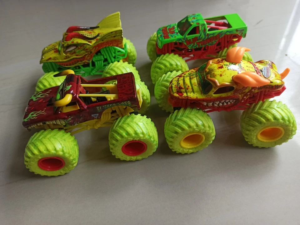Monster Jam ZOMBIE INVASION Set of 4 Dragon Monster Mutt Blue Thunder El Toro - Image 4 of 4