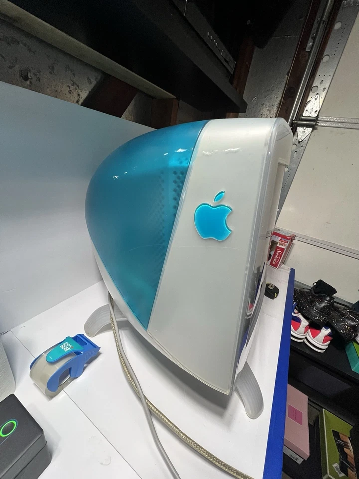 Vintage 1999 Apple M6496 CRT Monitor Bondi Blue 17" Studio Display *AS-IS READ - Image 3 of 4