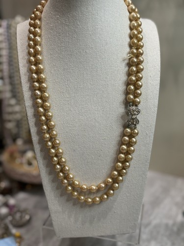 Vintage Faux Pearl Champagne Pearl Necklace Bow Accent Clasp Rhinestone Double