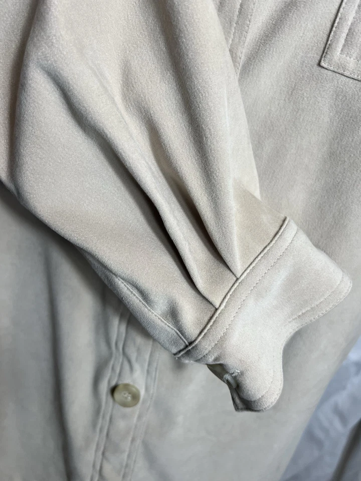 Classic Element manga larga abotonada bronceado ultra gamuza para mujer talla mediana”  Foto 3 de 4