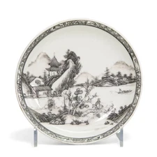 Small Chinese porcelain encre de Chine plate, 18th century, very fine painted.