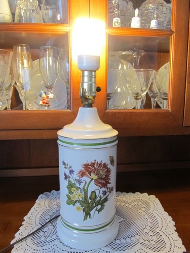 VINTAGE 1970s LEVITON TABLE LAMP - CERAMIC CYLINDER-SHAPED FLORAL LAMP +LT. BULB - Picture 8 of 9