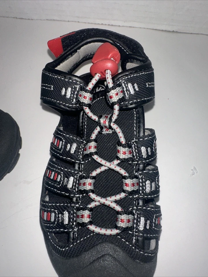 TKS Boys Youth Toddler size  8 Black Red Foto 3 de 3