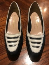EUC Has Salvatore Ferragamo Women's Navy Ivory Pumps Size 9B run small