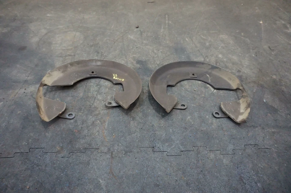 Protector rotor freno trasero delantero izquierdo y derecho 108723 108722 Ferrari 308 GTSi 1980 Foto 4 de 4