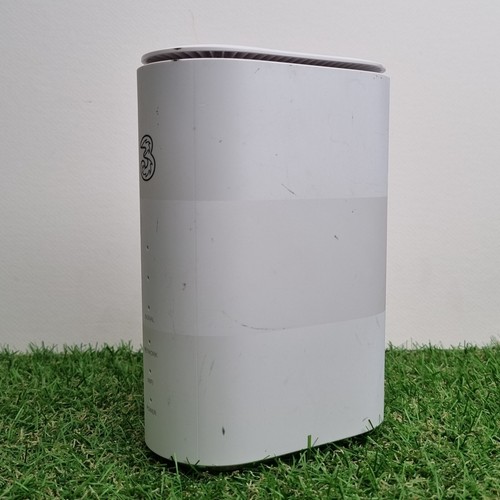 ZTE MC801A WiFi6 5G Router - White LOCKED TO THREE - Photo 3/6