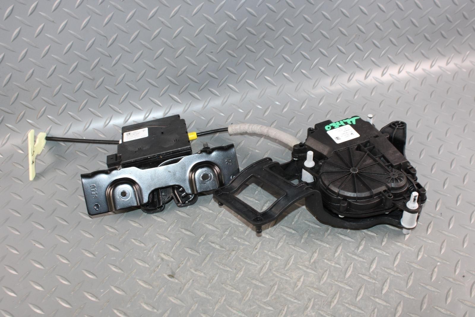 Maserati Quattroporte 2014-2021 Door lock actuator