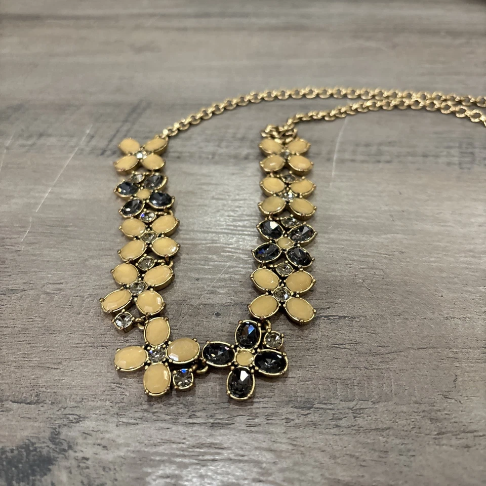 Collar Flor Diamantes de Imitación J.CREW Amarillo Y Negro Con Tono Dorado #159 Foto 3 de 4