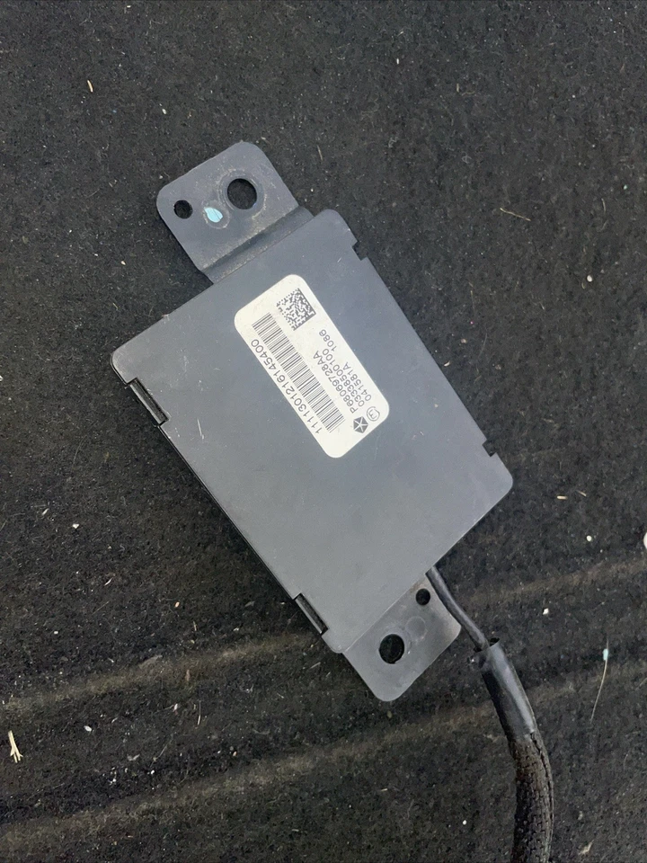 2011-2014 CHRYSLER TOWN & COUNTRY KEYLESS ENTRY ANTENNA MODULE 68069728AA OEM - Image 3 of 3