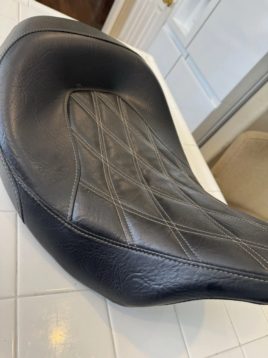Harley-Davidson ソロシート レザー Harley-Davidson Leather Solo Seat Motorcycle & Scooter Seats for