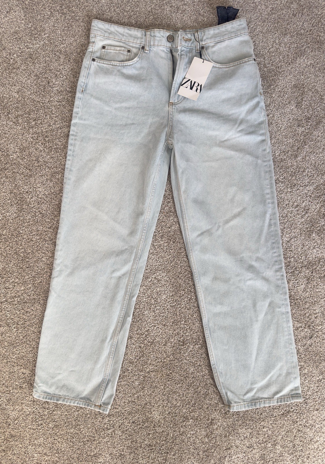 NWT Zara Women’s Jeans high-waist straight-leg jeans. Size 38