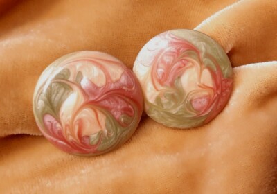 80's Style  Metallic Green Pink Gold Swirl Enameled Pierced Earrings Huggie 