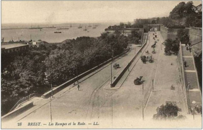 J 11 / DEPT 29 POSTCARD BREST / LA RADE LES CUIRASSES ET LES RAMPS ROAD new