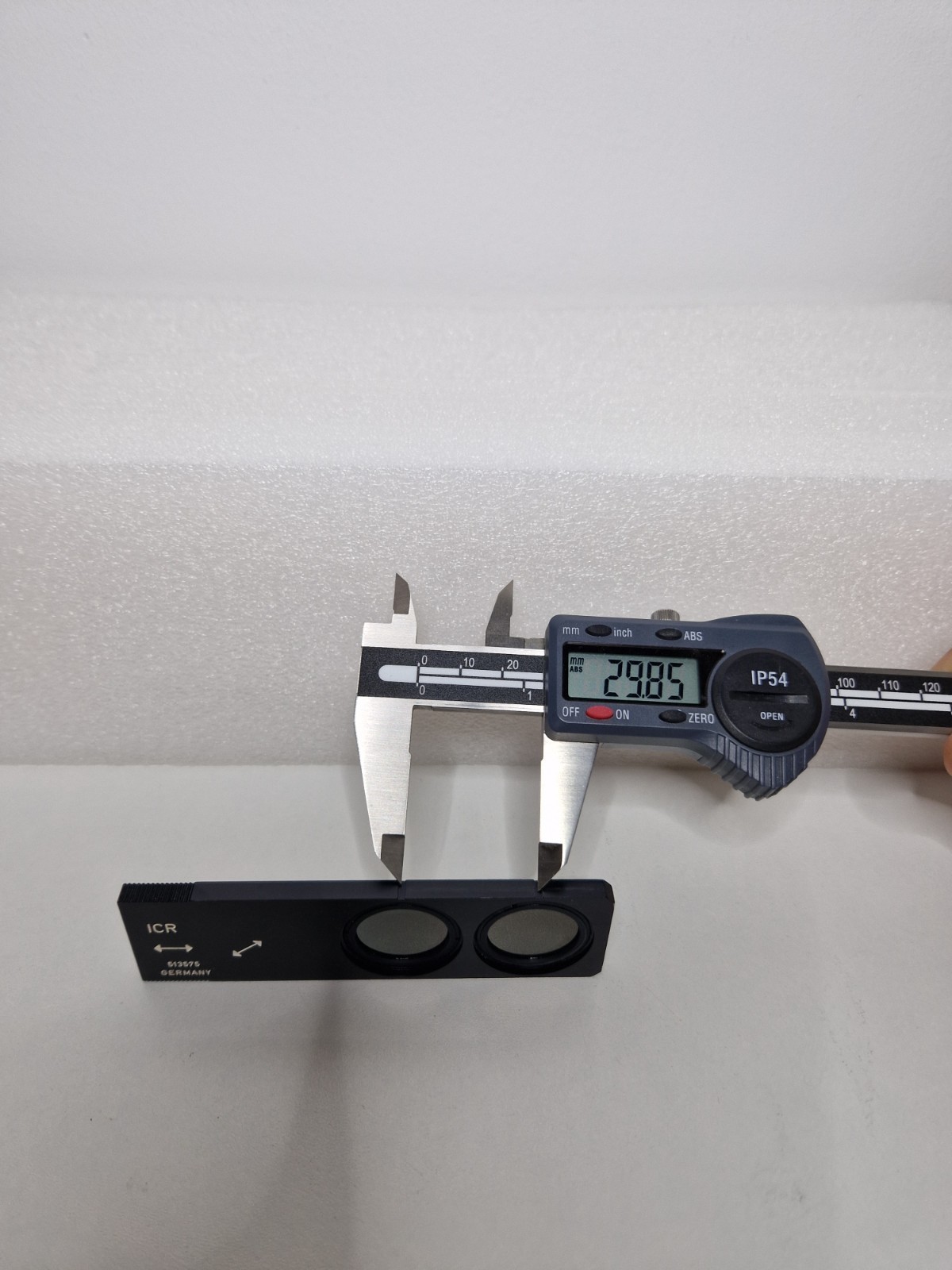 Leitz microscope Polarizer slide ICR 513575. Excellent condition.