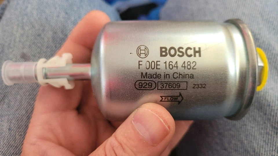 Filtro de combustible de gasolina Bosch 77041WS Foto 2 de 2