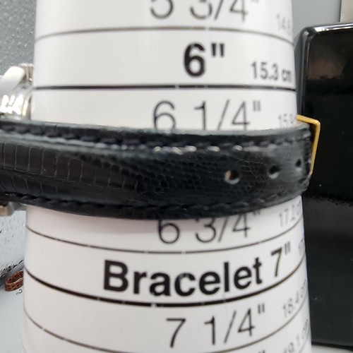 Orologio subacqueo Luminox donna 29mm quadrante nero tono argento data tondo 1530 batteria nuova - Foto 11 di 13