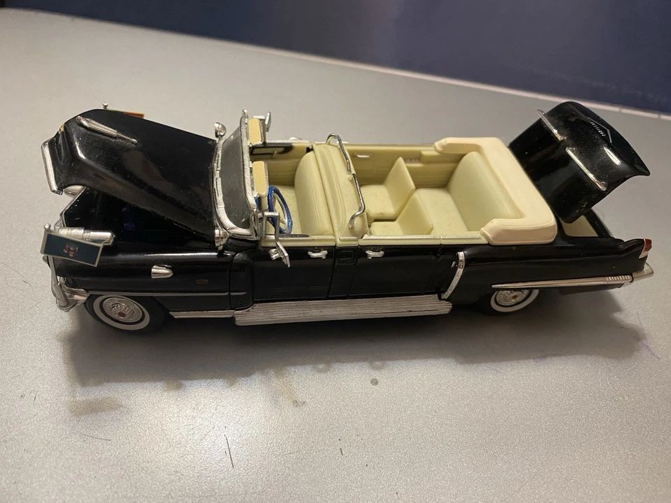 Cadillac 1956 modelo exclusivo limusina presidencial de Estados Unidos - 1:32 - diecast negro Foto 3 de 4
