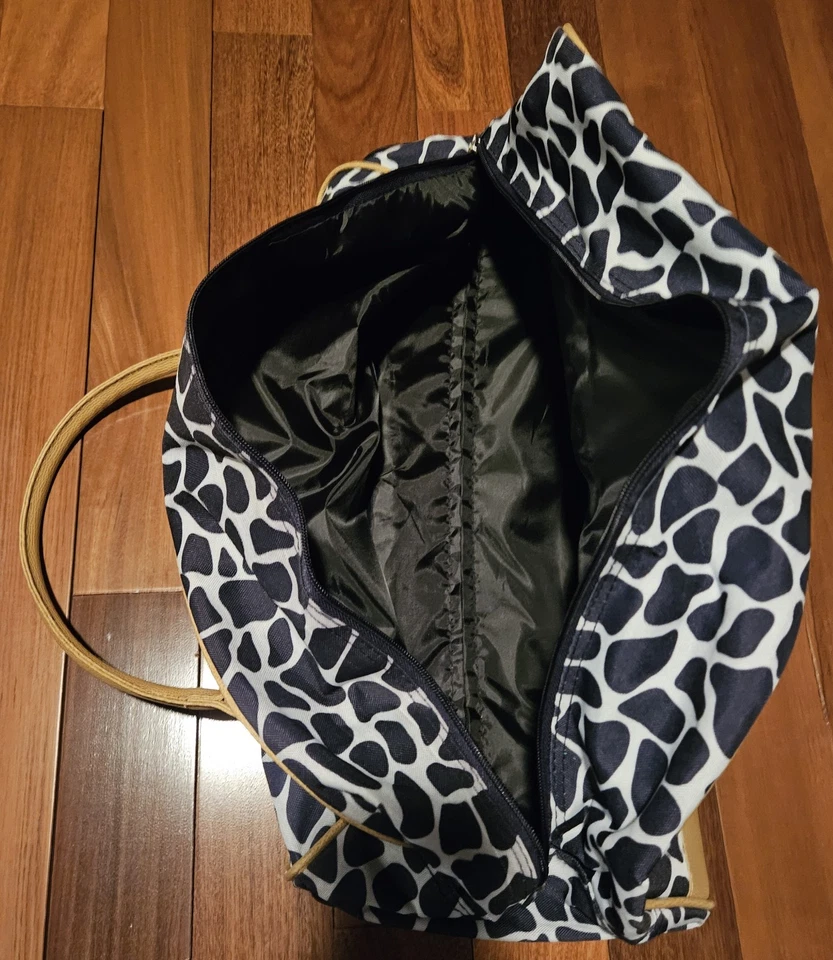 Gloria Vanderbilt Wheeled Travel Duffel Bag Navy Leopard Print - Image 4 of 4