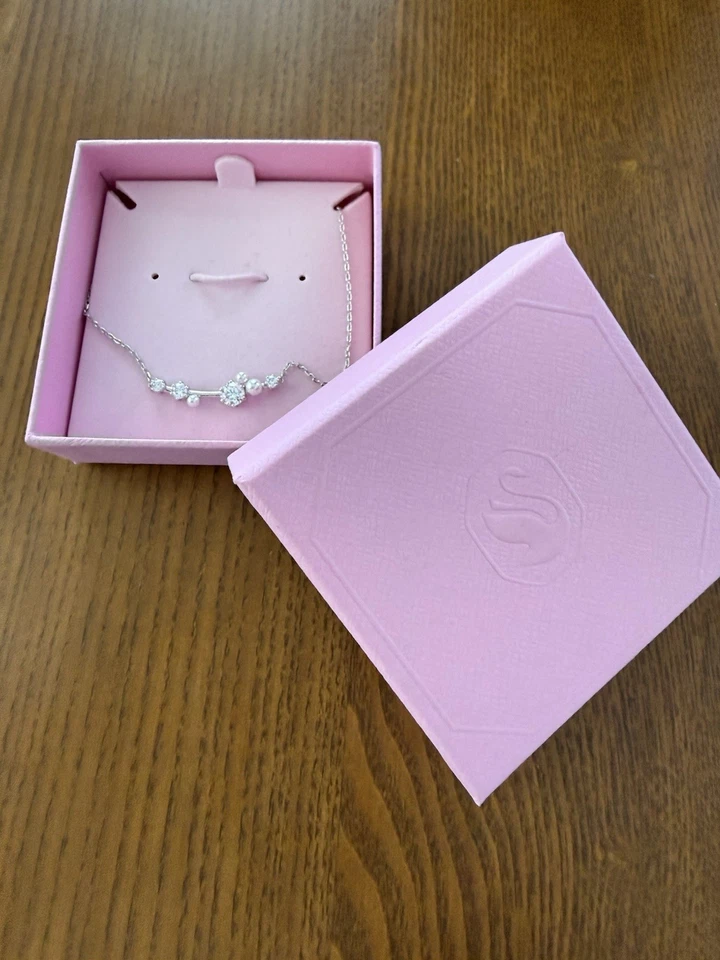 Collar Swarovski Constella, Perla de Cristal, Cortes Redondos, Blanco, Chapado en Rodio Foto 2 de 2