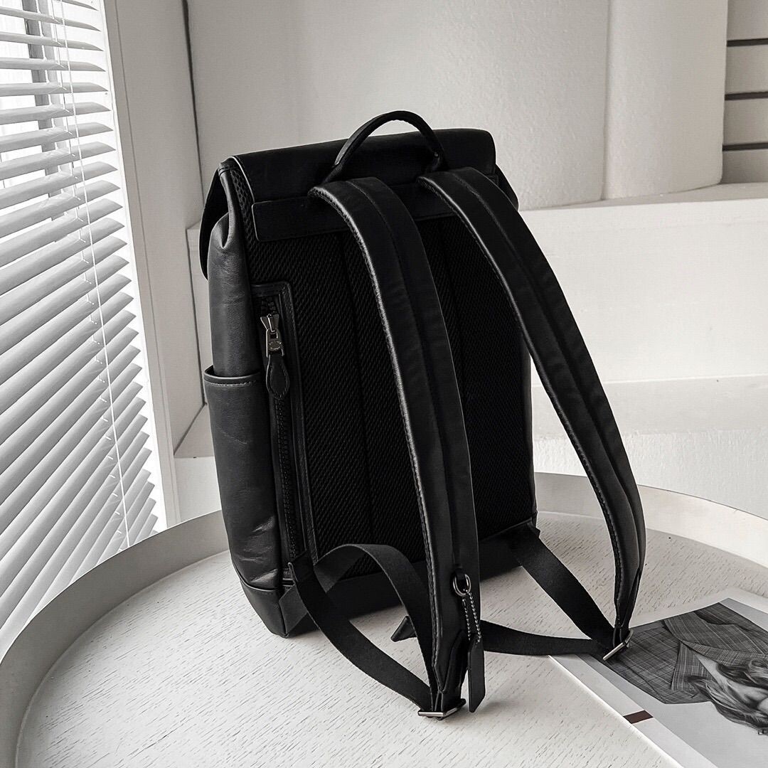 新品 COACH トラック ブラック バックパック C2722 s-l1200.jpg