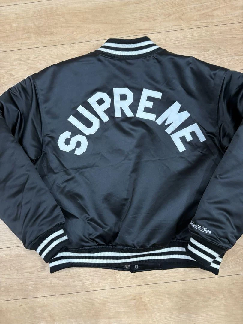 Supreme/Mitchell & Ness satin universitaire taille M noir 