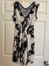 Simply Vera Wang Gather Waist Dress Sz M Abstract Sleeveless V Neck Black White