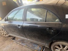 Feu avant (phare) Toyota AVENSIS