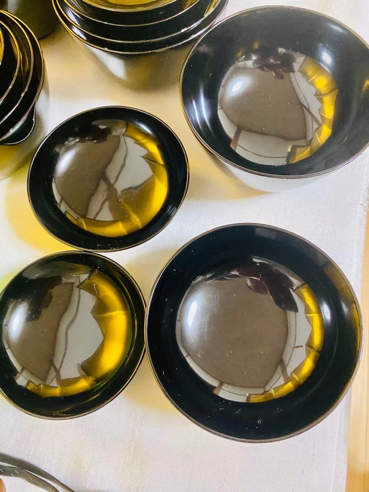 Juego de 5 cuencos de laca antiguos japoneses borde dorado madera Yotsuwan Foto 3 de 4