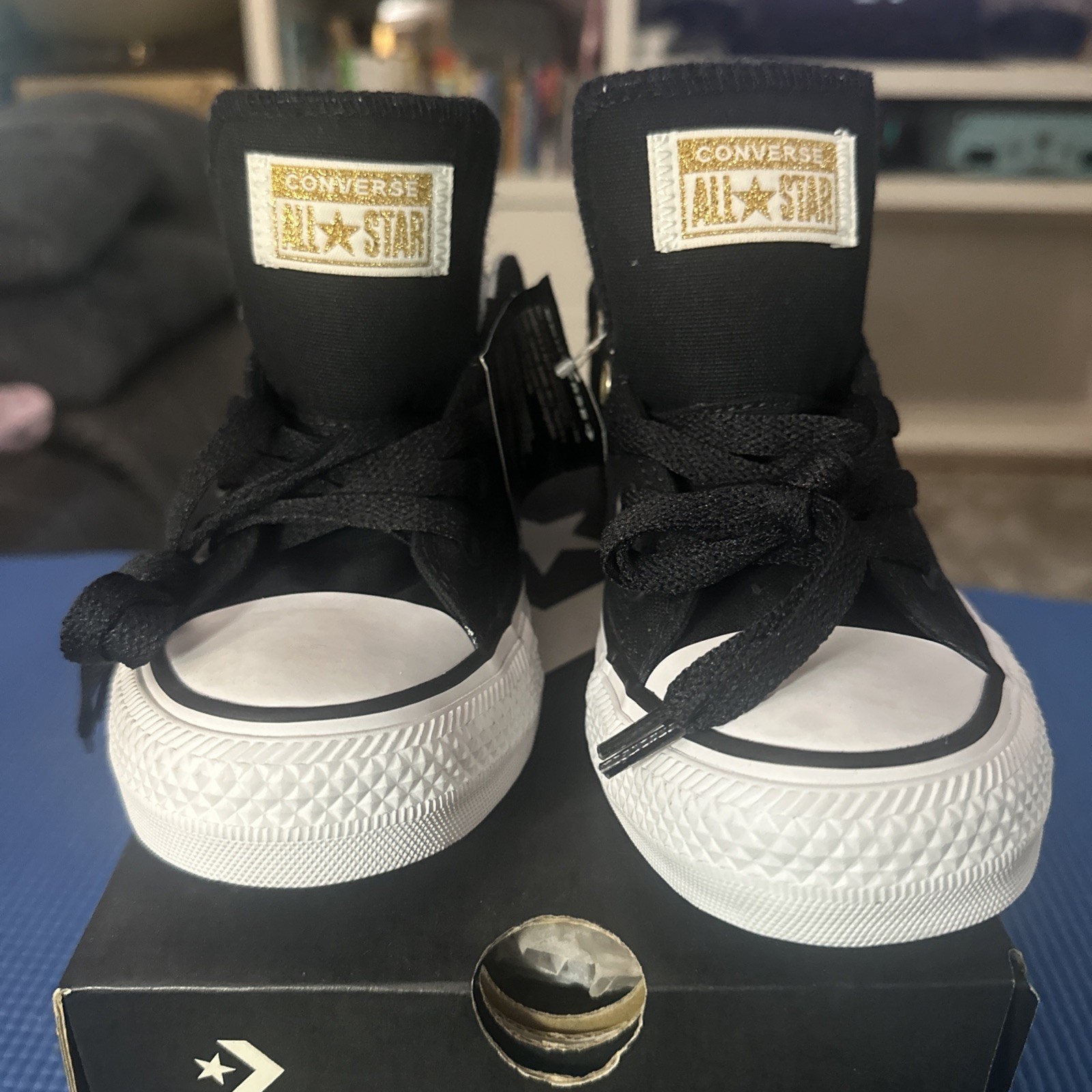 Women's Converse Chuck Taylor Women's 6 Black All Star Low Top Sneakers NIB thumbnail 4