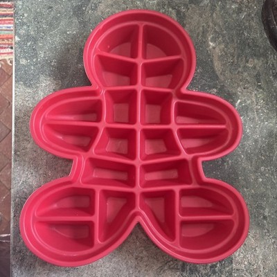 Wilton GINGERBREAD MAN/BOY Pull Apart Silicone Cake Pan Treat Mold Red Holiday