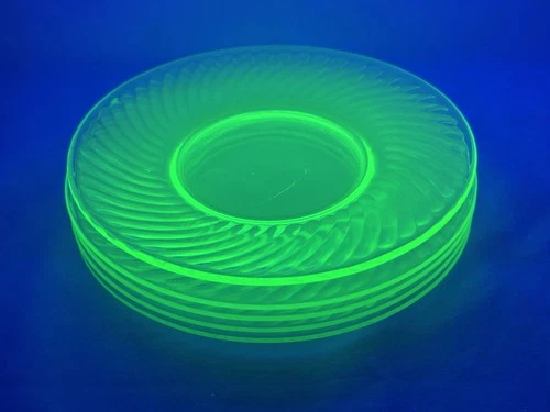 Uranium Depression Green Glass Plates Twisted Swirl Design Set Of 5 8” Vintage